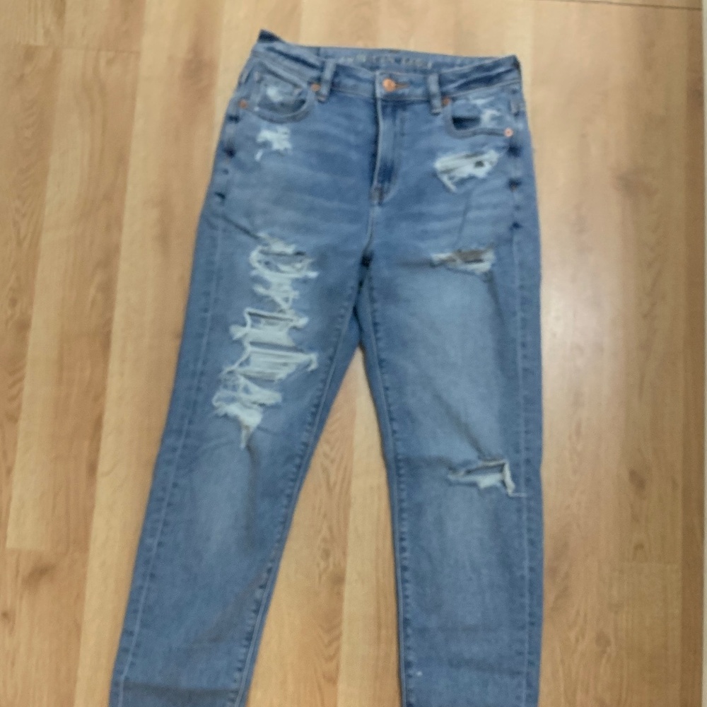 American Eagle Ripped Mom Jeans